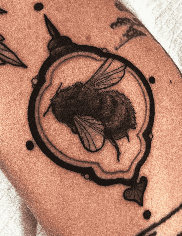 Bee Tattoo Figure