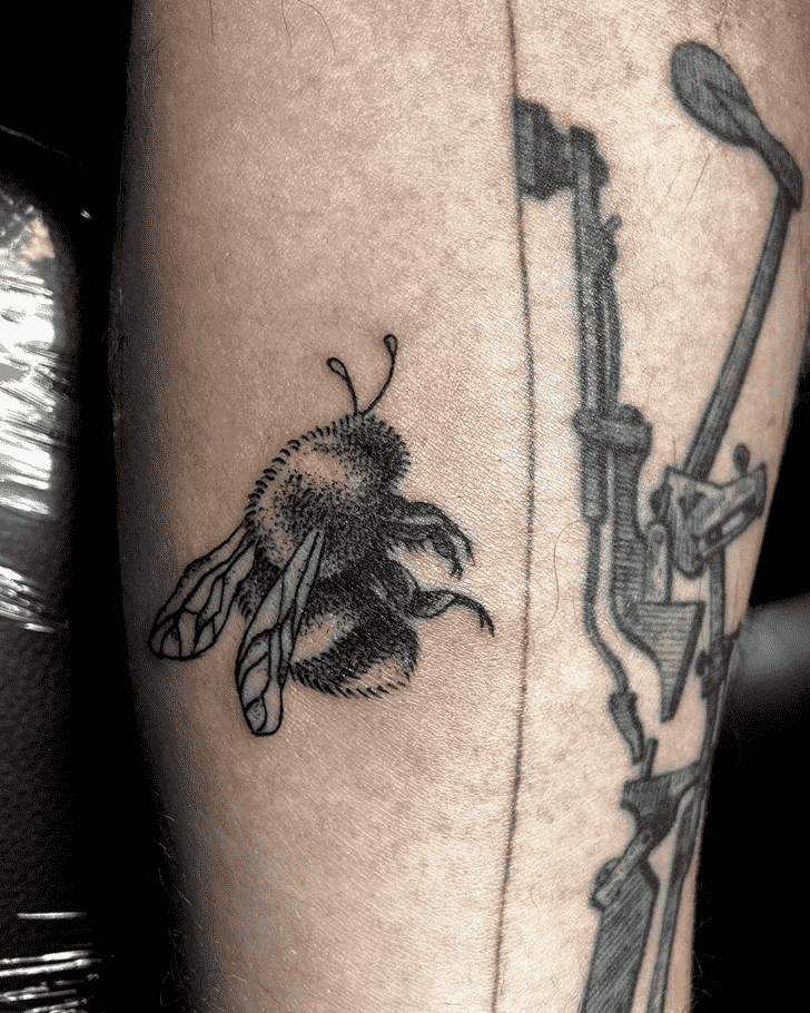 Bee Tattoo Snapshot