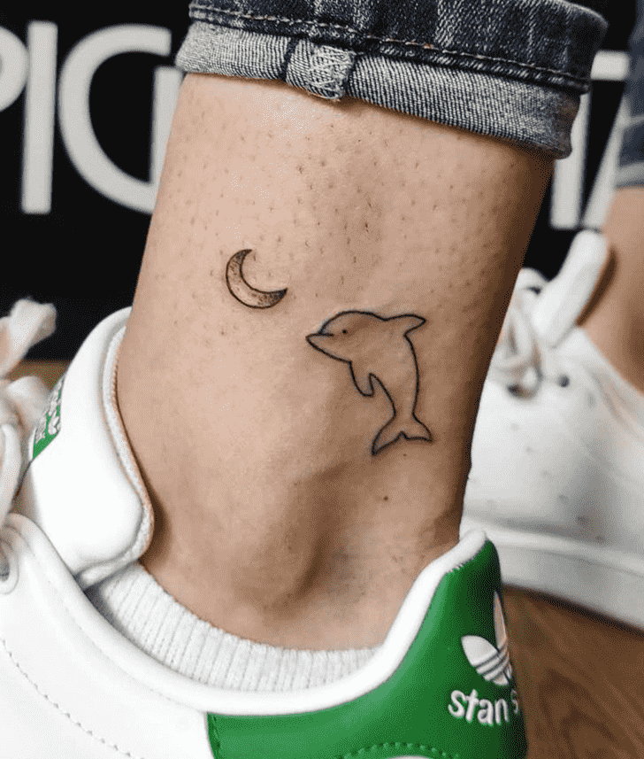 Dolphin Tattoo Photo