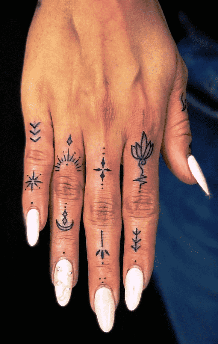 Finger Tattoo Photos