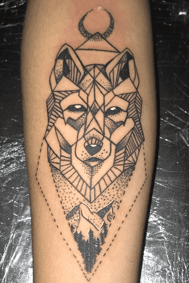 Geometric Wolf Tattoo Figure