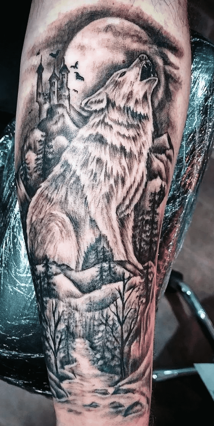 Howling Wolf Tattoo Shot