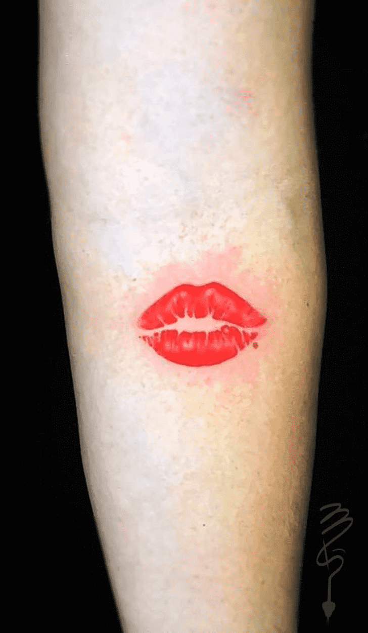 Kiss Day Tattoo Figure