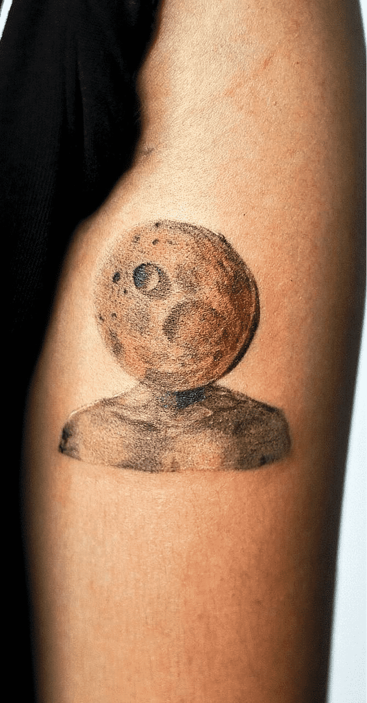 Moon Tattoo Figure