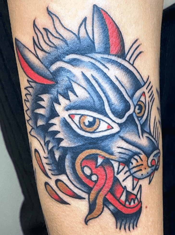 Traditional Wolf Tattoo Design Image