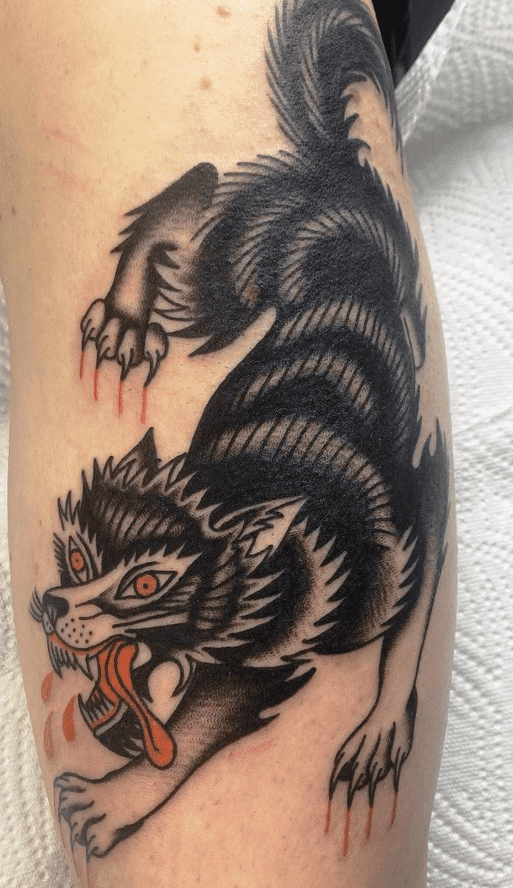 Traditional Wolf Tattoo Figure